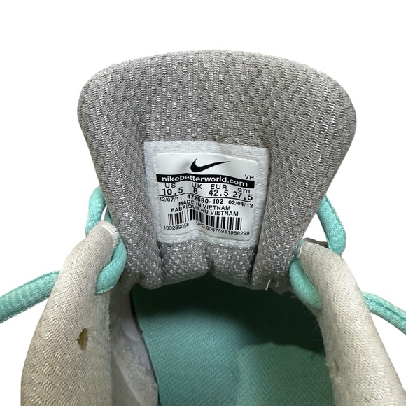 Nike Women’s 10.5 Running Shoe - Picture 7 of 12